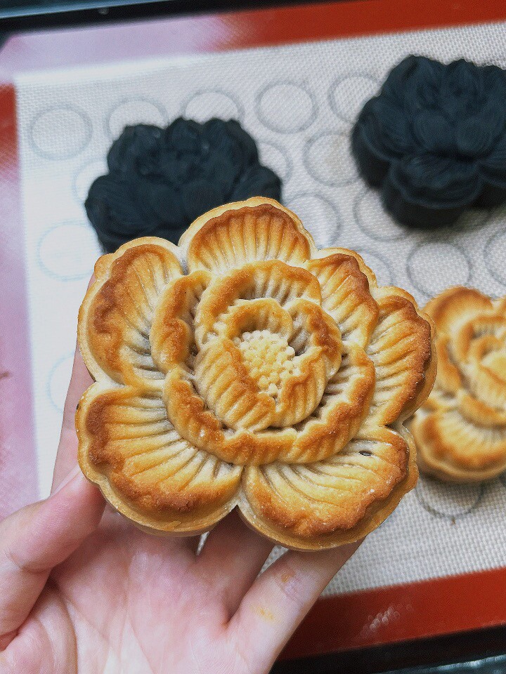 Từ sinh viên bán bánh Trung thu đến mẹ bỉm giữ lửa truyền thống