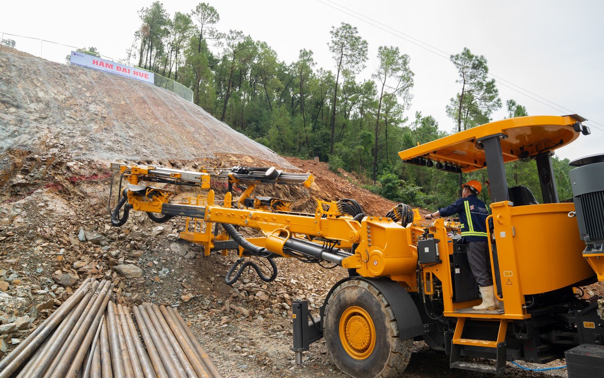 Hầm xuyên núi 6,2 km cấp đặc biệt và cú bật của kỹ thuật Việt Nam