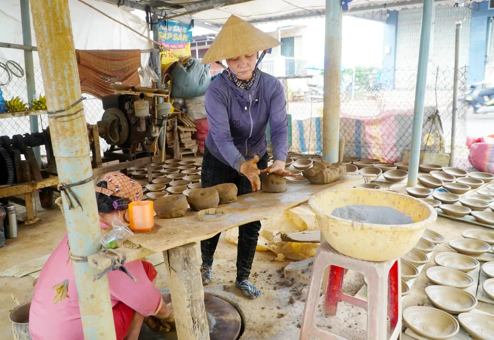 Làng gốm Vân Sơn - Nhạn Tháp: Giữ lửa cuối cùng giữa lãng quên