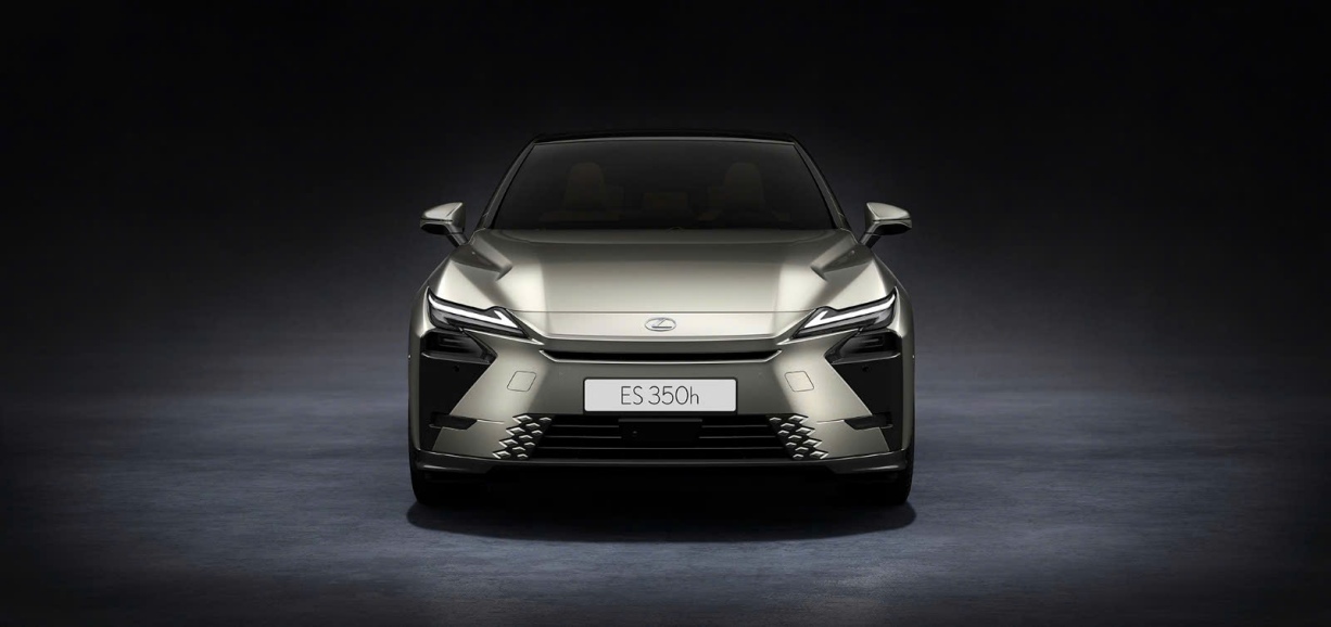 Lexus ES thế hệ thứ 8: chiến lược hai mũi điện hóa có đủ sức đấu Tesla?