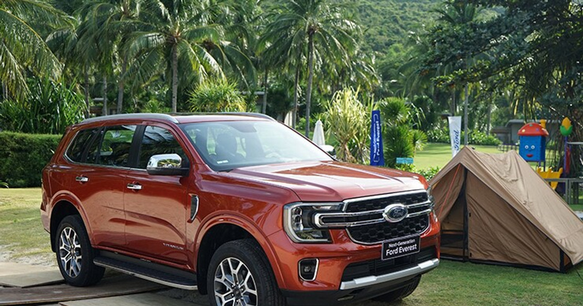 Ford Everest: SUV 7 chỗ cơ bắp, động cơ EcoBoost và công nghệ an toàn