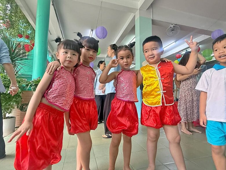 Những ca sĩ nhí kết nối các nền văn hóa bằng âm nhạc