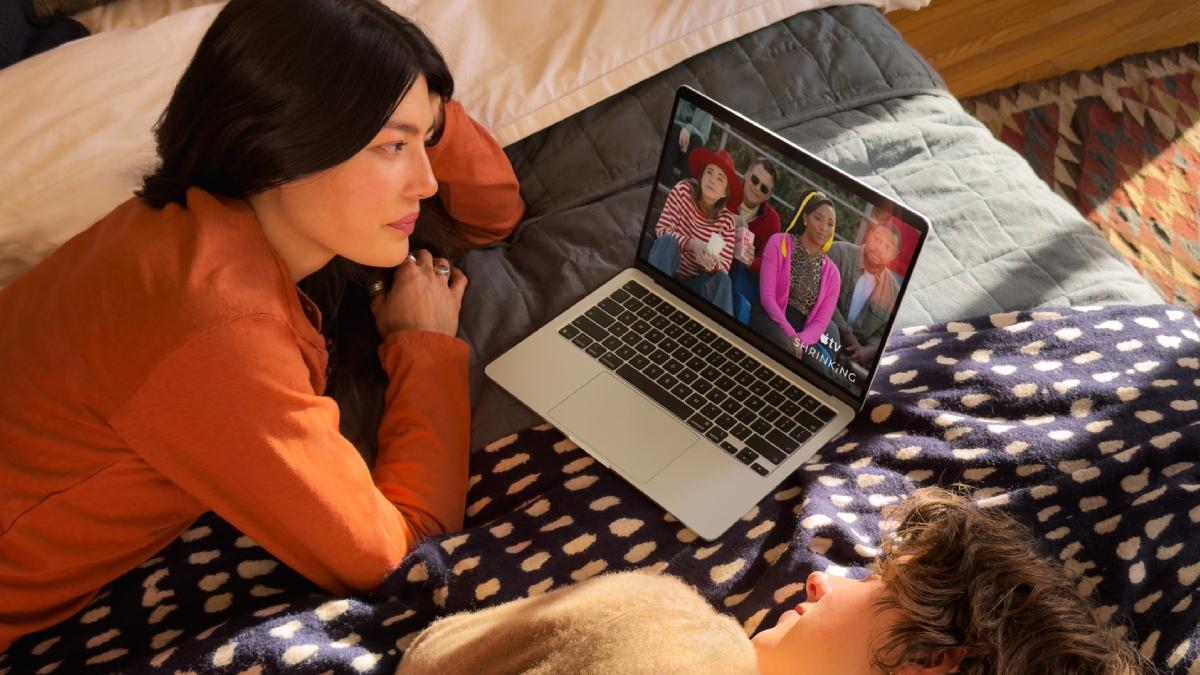 MacBook Air M5: có đủ mạnh cho sáng tạo chuyên nghiệp?