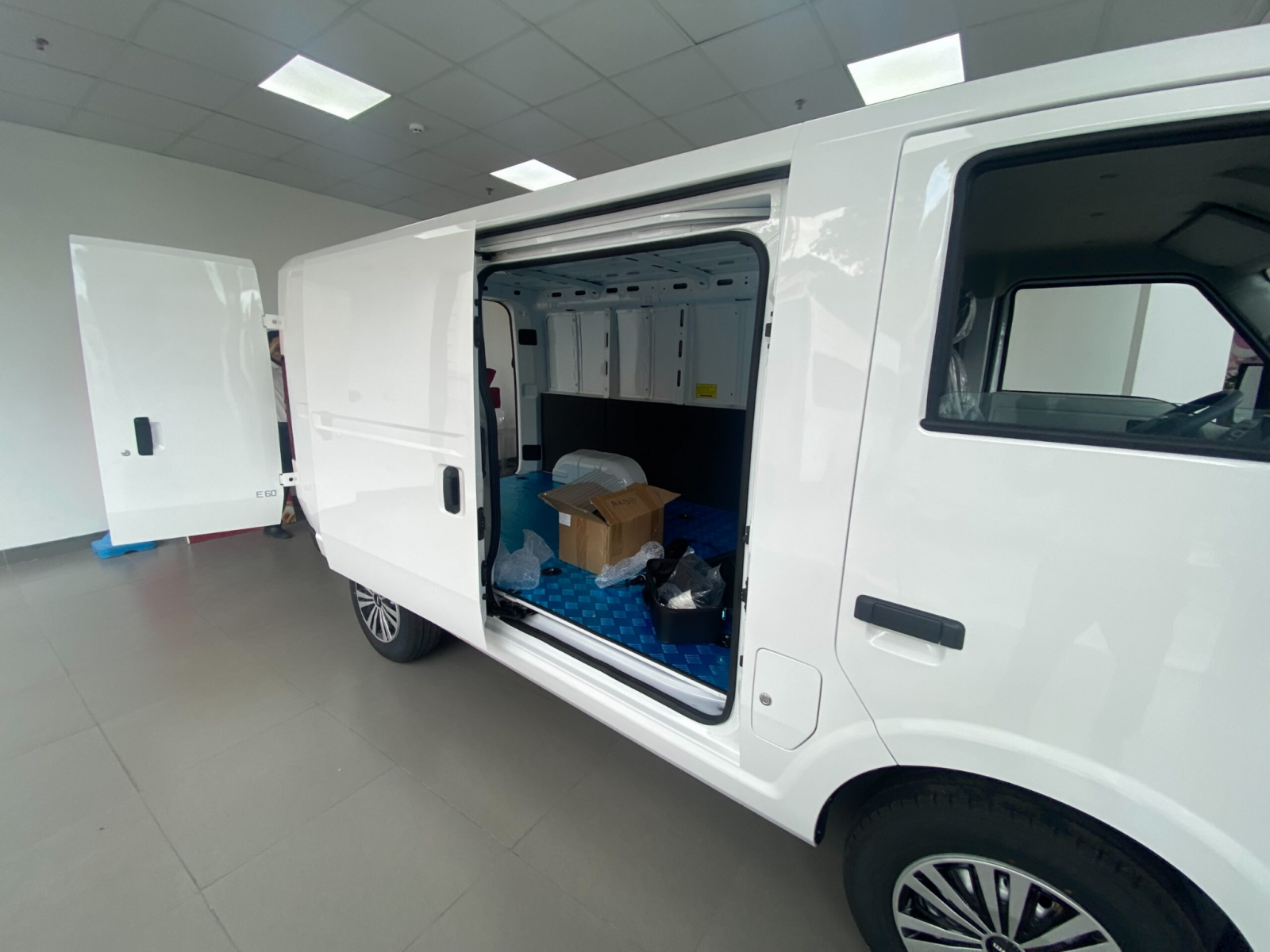 Xe tải van điện Thaco Towner E: canh bạc chiến lược cho logistics đô thị