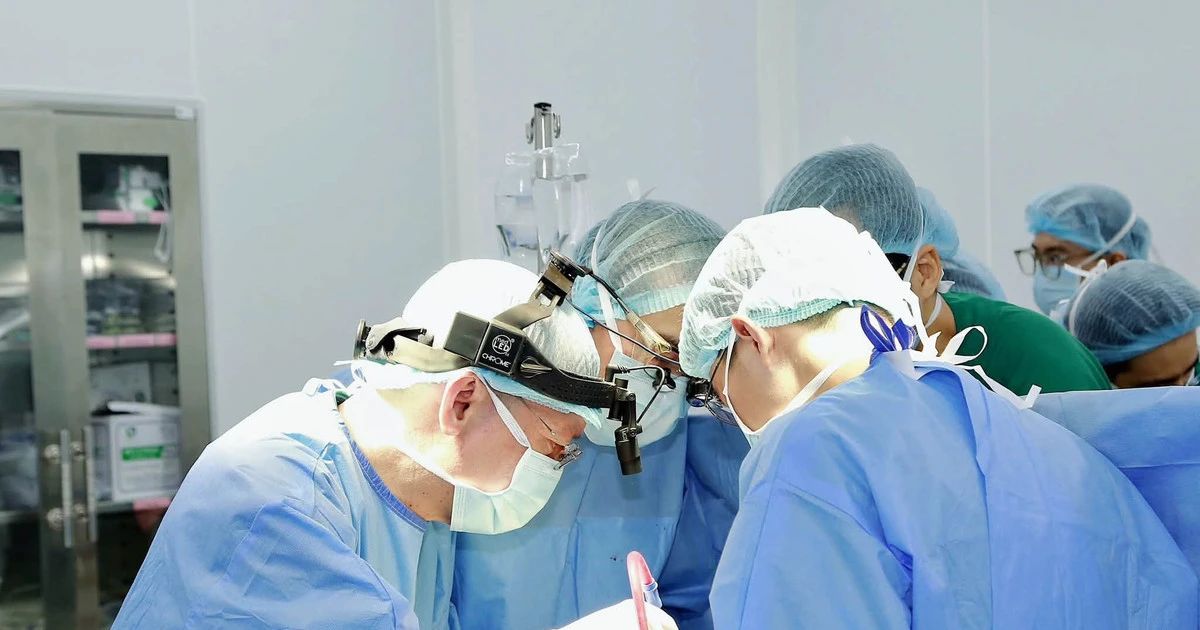 Đau tức ngực kéo dài: tín hiệu báo động sớm bệnh mạch vành