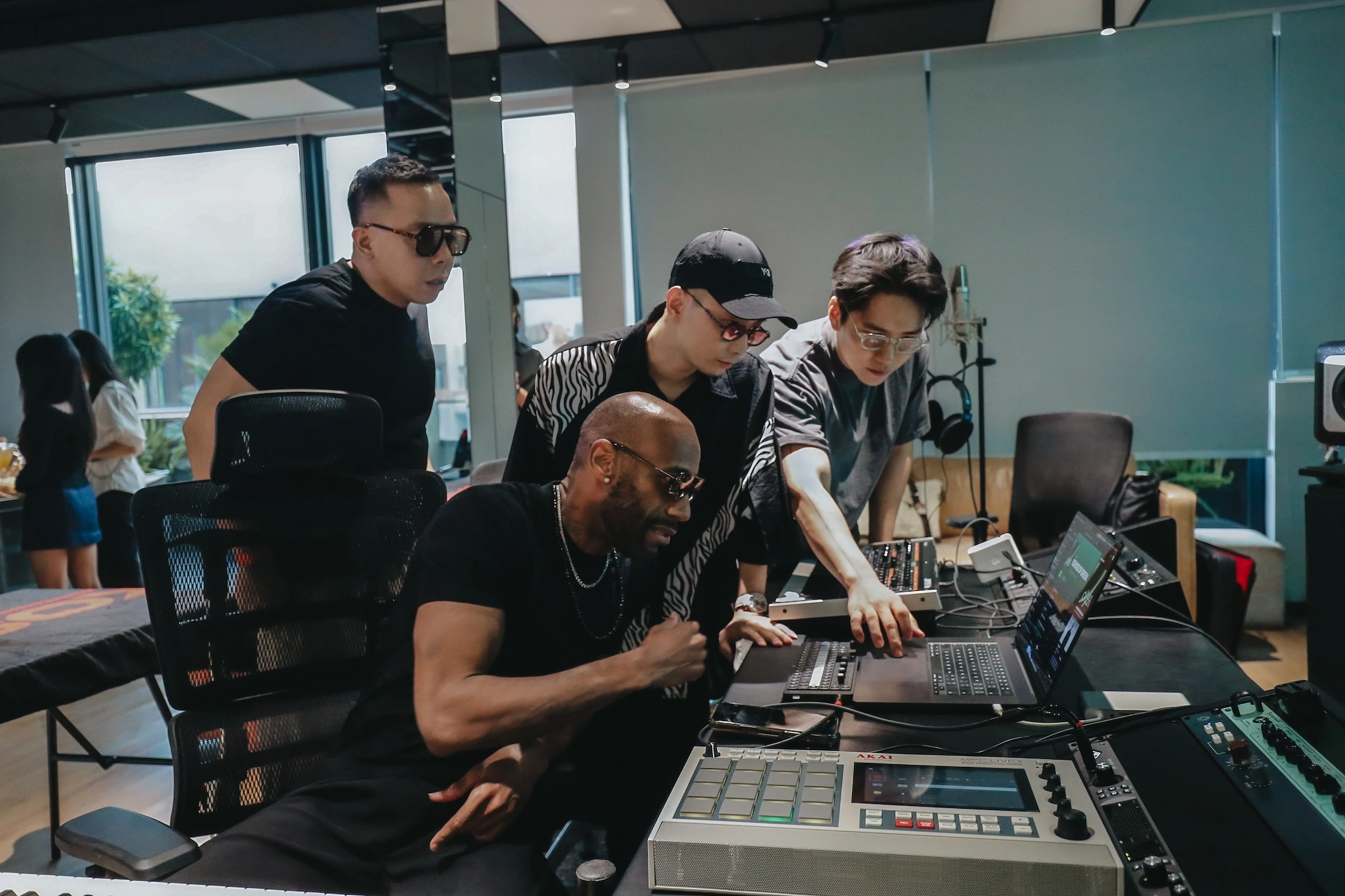 Soobin và nhà sản xuất Grammy: Bước ngoặt V-pop quốc tế