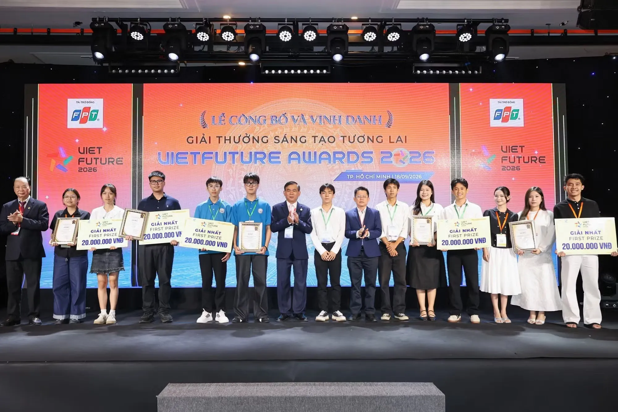 Kỹ sư trẻ AI Việt Nam và tham vọng tự chủ công nghệ AI lõi