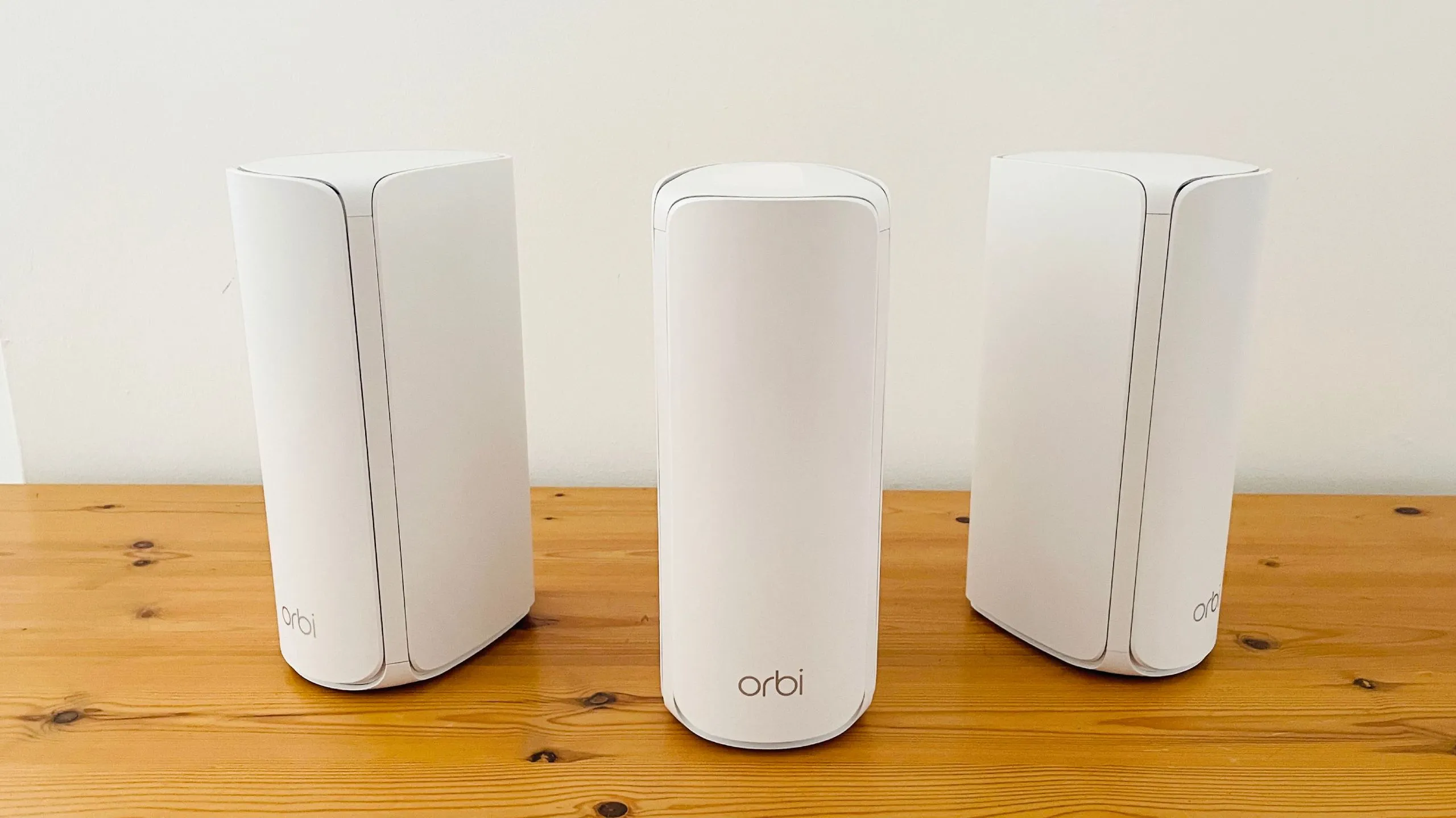Netgear Orbi 770 WiFi 7 Mesh Giảm Giá: Có Nên Mua So Với ASUS ZenWiFi BE5000 Pro?