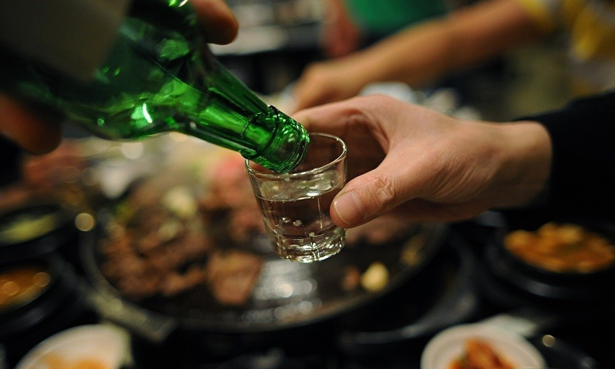 Uống một chai bia mỗi tối: “Liều thuốc ngủ” đang âm thầm phá gan và tim