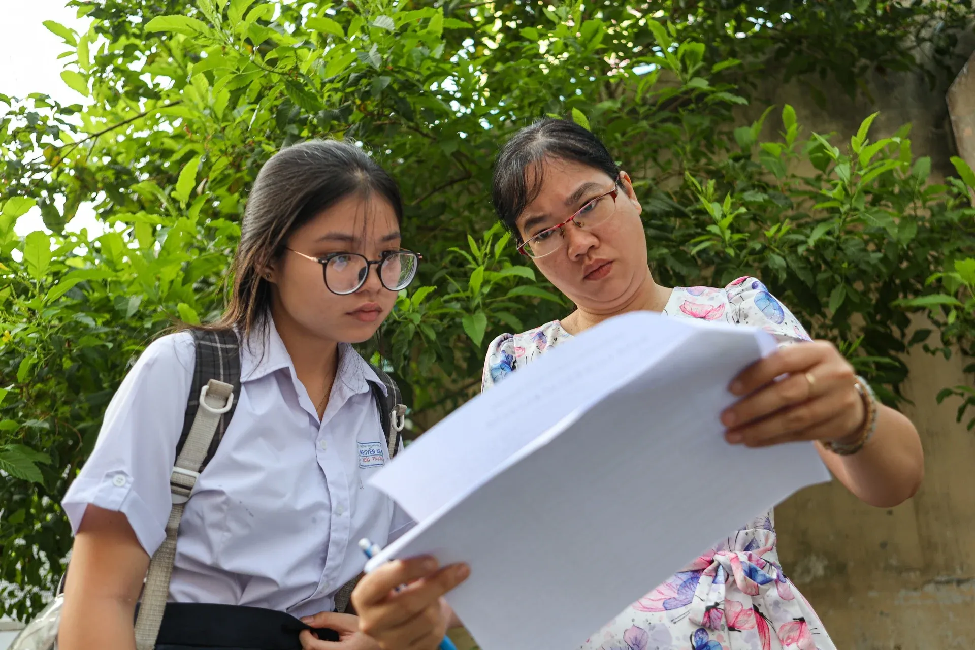 Đường dây nóng chống lạm thu, dạy thêm sai: Phụ huynh cần làm gì?