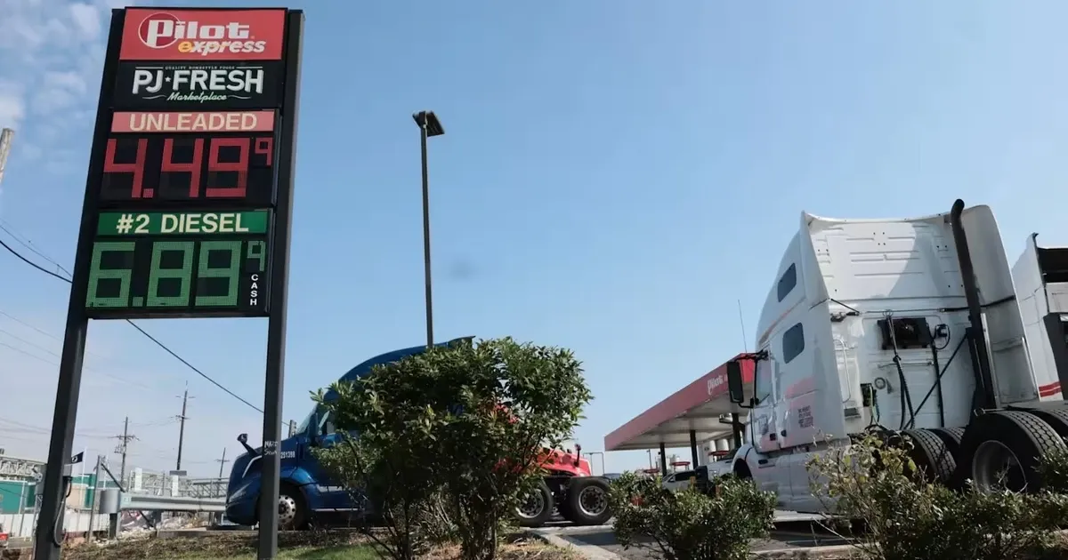 Giá dầu diesel Mỹ lập kỷ lục: Báo động cho khủng hoảng năng lượng toàn cầu