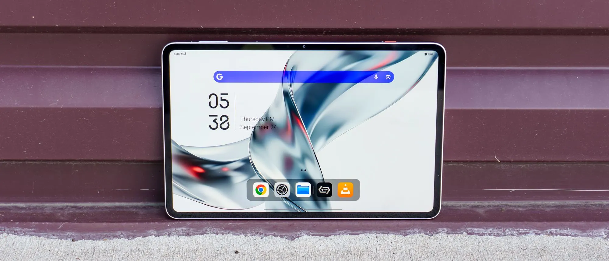 Tablet Android OLED thách thức iPad: nên chọn máy nào?