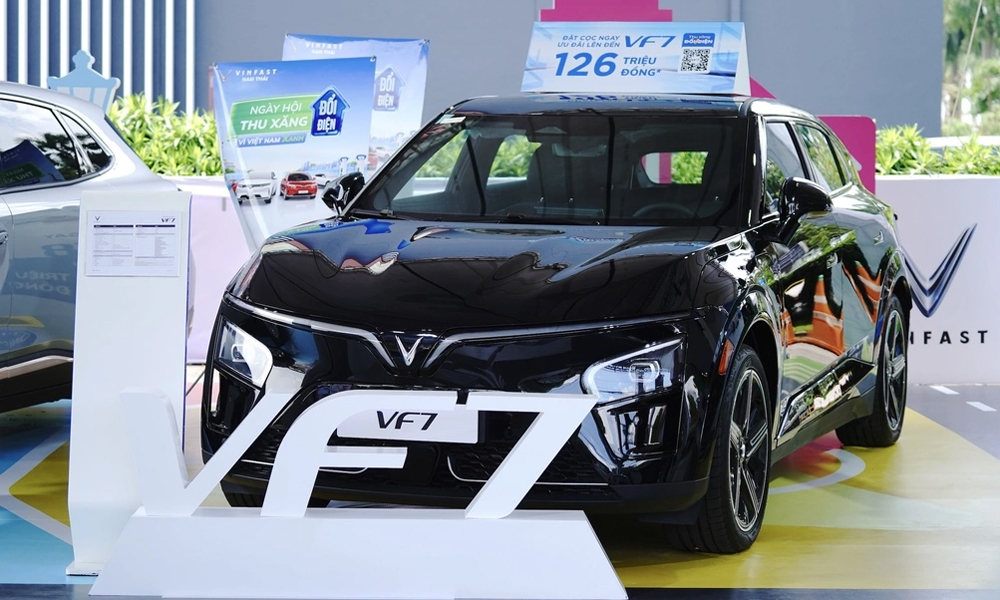VinFast chiếm lĩnh phân khúc MPV: xe điện đánh bại đối thủ xăng