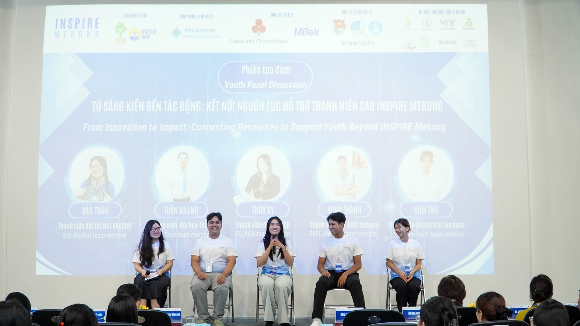 Sinh viên Mekong đưa AI vào đồng ruộng: Thay đổi từ gốc rễ