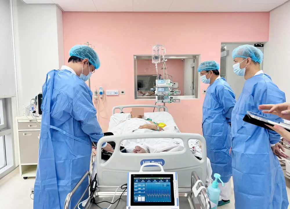 Thiết bị hỗ trợ tim CorHeart 6 nặng 90g mở ra cơ hội sống mới