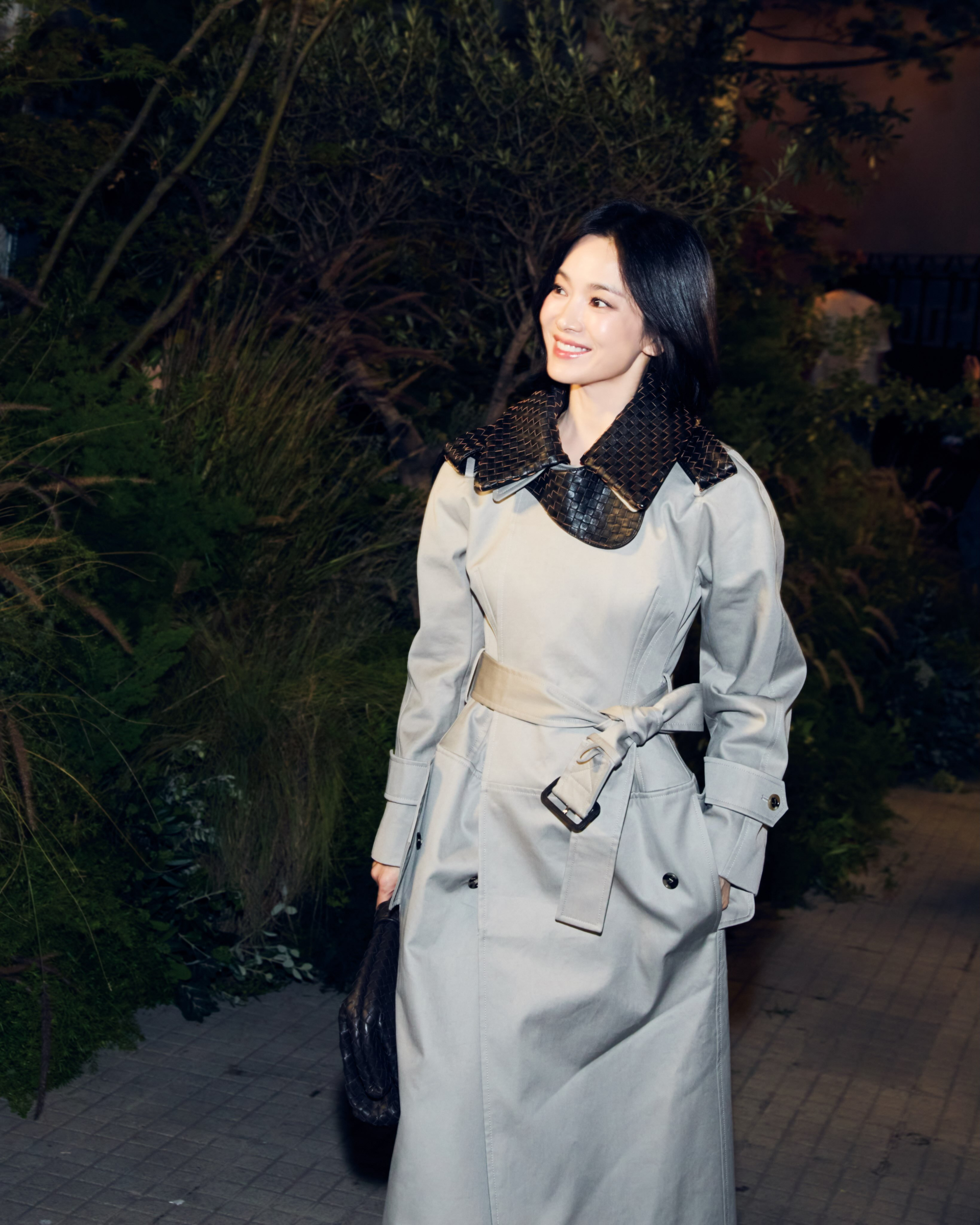 Song Hye Kyo Và Thư Kỳ Định Hình Lại Phong Cách Hàng Ghế Đầu Tại Bottega Veneta