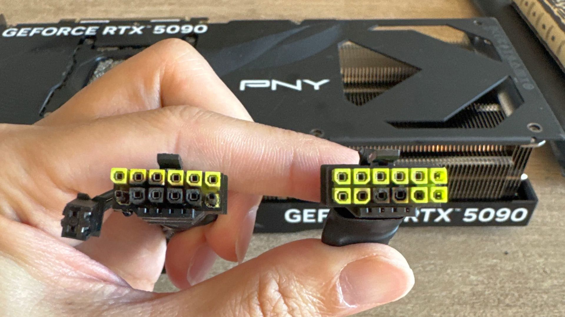 RTX 5090 connector cháy: PNY từ chối bảo hành và cái bẫy dây nguồn