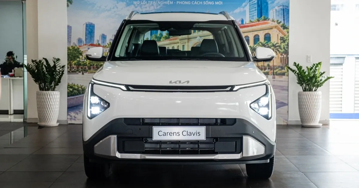 Kia Carens facelift ra mắt: phanh tay điện tử, ADAS và cuộc đối đầu Xpander