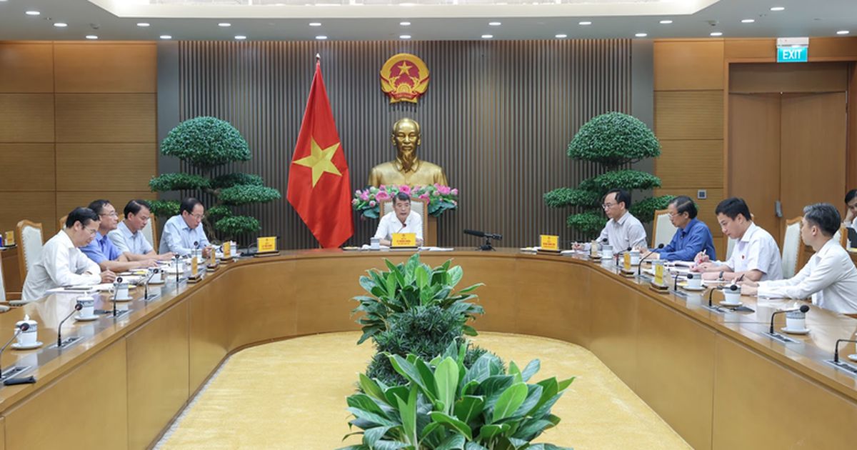Rà soát sách giáo khoa: giảm tải kiến thức nhưng không giảm giá trị văn hoá