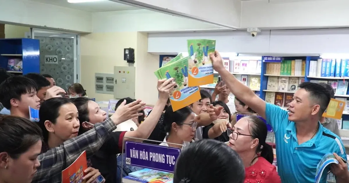 Cuộc khủng hoảng thiếu sách giáo khoa và những mệnh lệnh phải làm tới nơi tới chốn