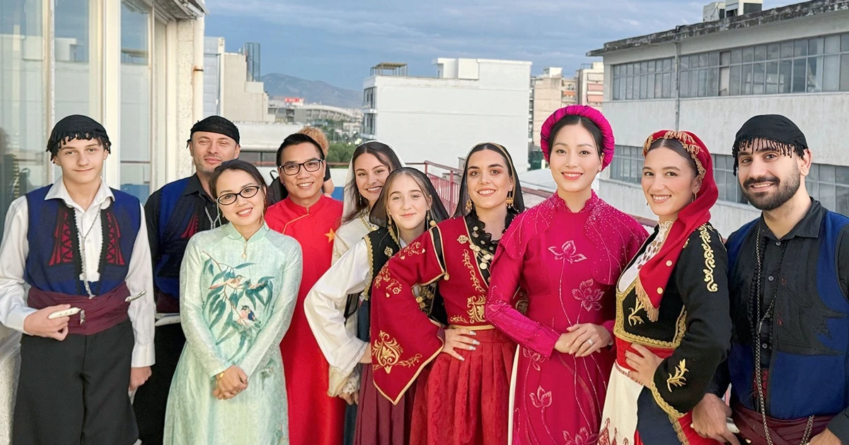 Từ Sao Mai đến UNESCO: hành trình dân gian của Huyền Trang