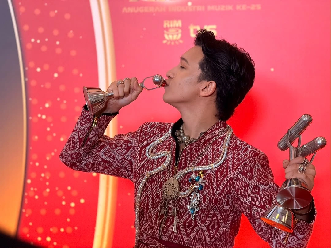 Mawat Angkat Lagu Borneo Terbaik dan Budaya Iban ke Pentas Nasional