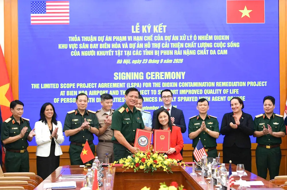 Mỹ bổ sung nguồn lực xử lý ô nhiễm dioxin tại sân bay Biên Hòa