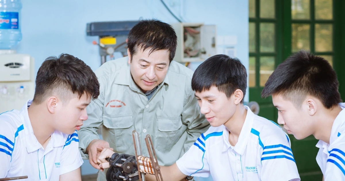 Giáo dục nghề nghiệp thêm AI, robot, năng lượng tái tạo