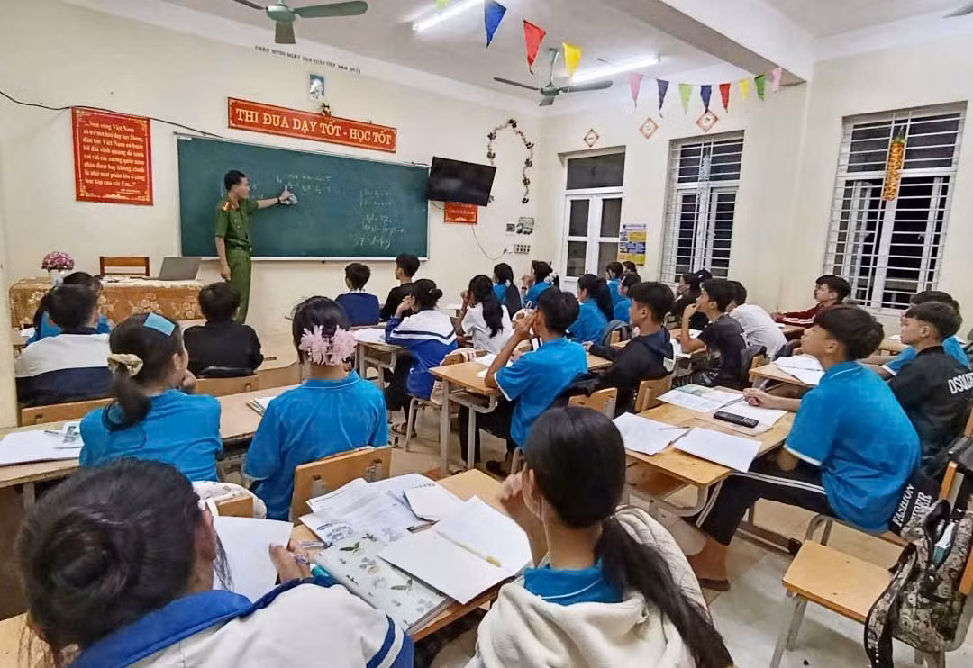 Những thầy cô giáo vượt qua gian khó ở vùng sâu vùng xa để mang giáo dục đến học sinh