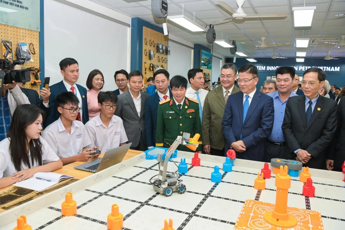 108 phòng thực hành STEM: Bước ngoặt đổi mới giáo dục từ Petrovietnam