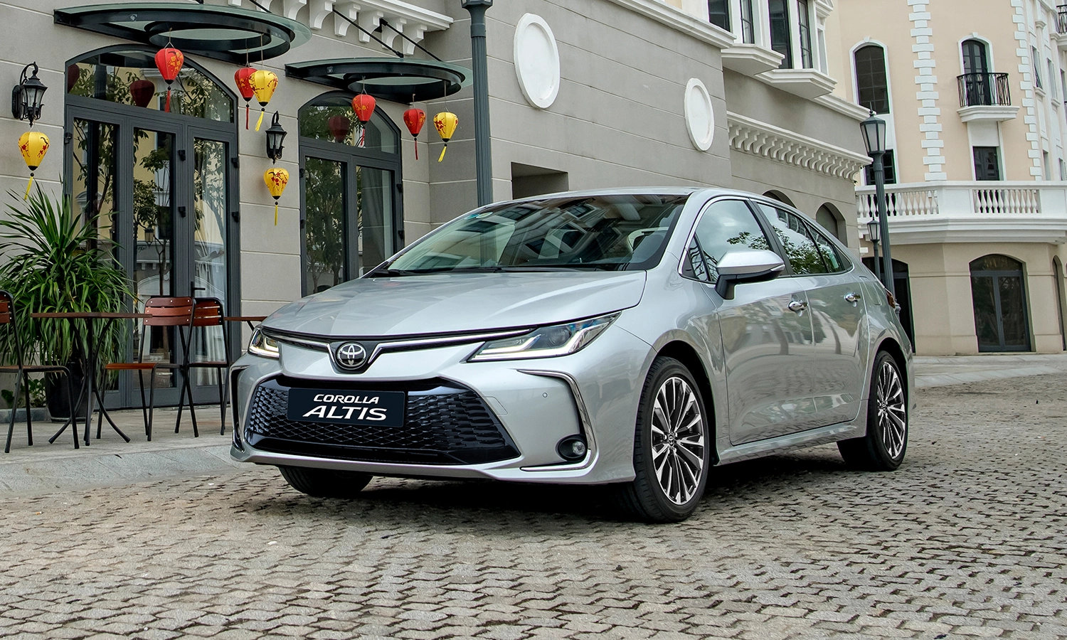 Bảng giá Toyota Corolla, Camry, Vios tháng 9: So sánh lăn bánh và chọn phiên bản phù hợp