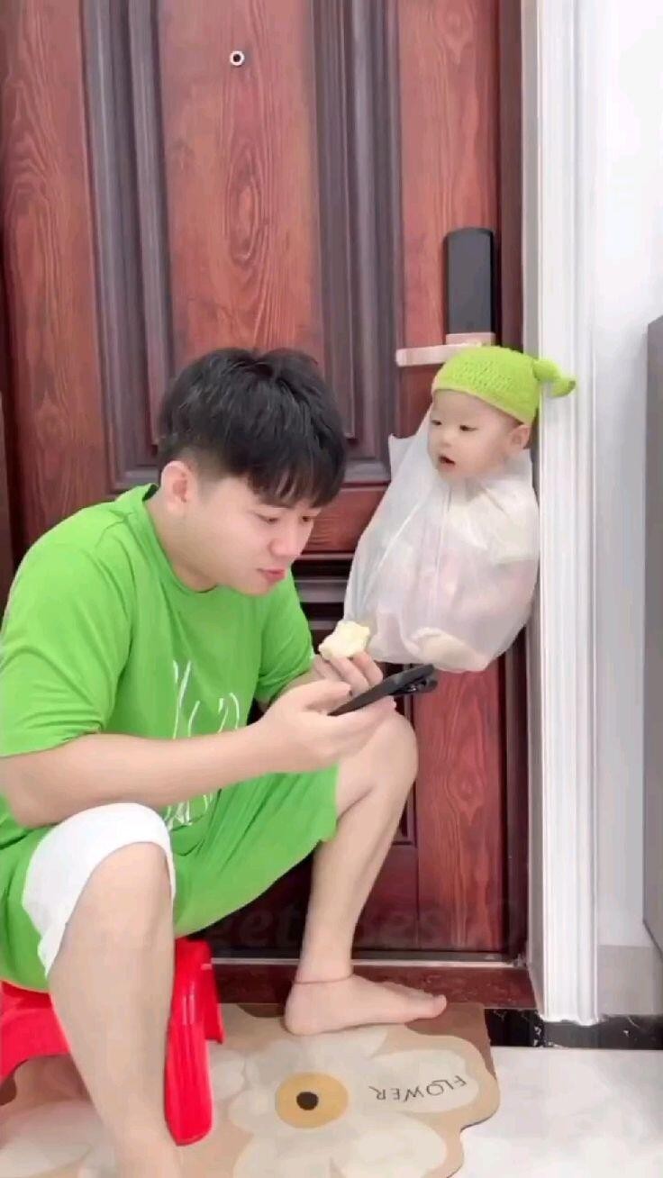 Những khoảnh khắc hài hước trong nuôi dạy con: Sự thật bất ngờ phía sau tiếng cười