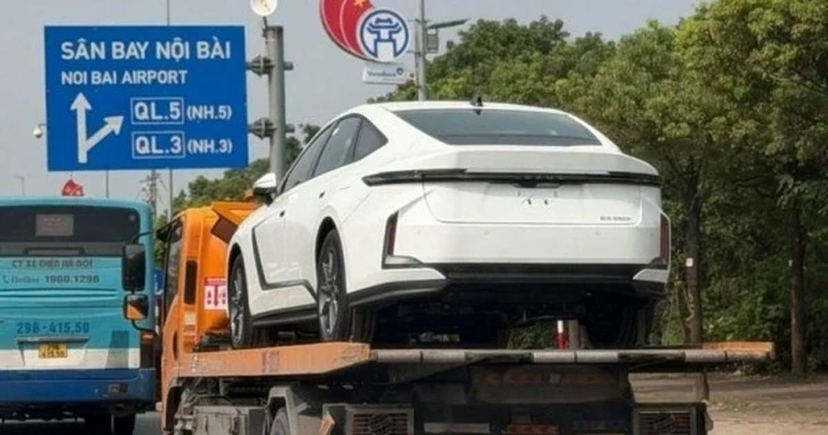Lexus ES 500e lộ diện: sedan điện hạng sang giá gần 3 tỷ có đáng chú ý?