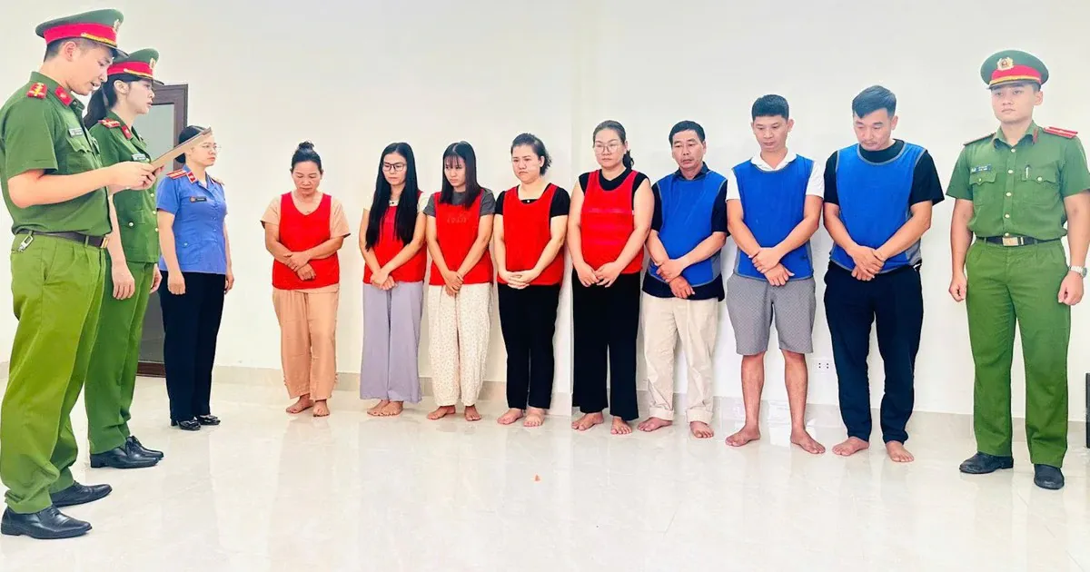 Cách nhận diện mỹ phẩm giả sau vụ gần 20 triệu sản phẩm bị triệt phá