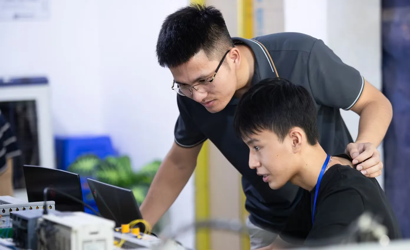 Đại học đào tạo nhưng doanh nghiệp phải đào tạo lại: lỗi hệ thống