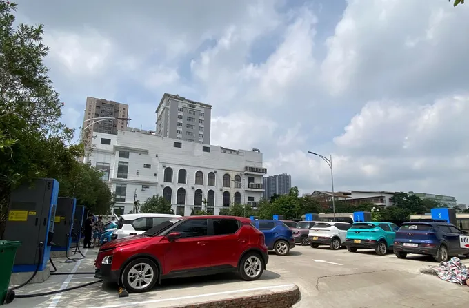Tài xế xe điện VinFast chạy hàng ngàn km tiết kiệm thế nào?