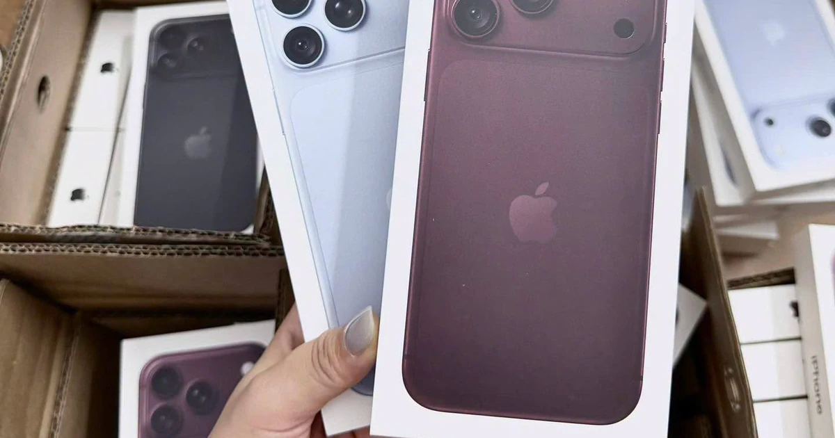 iPhone 18 Pro Max khan hàng: dân buôn đẩy giá, người mua nên làm gì?
