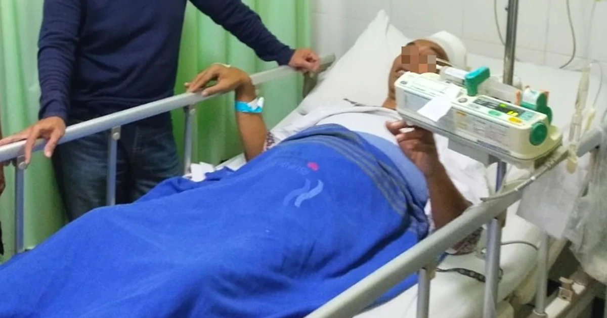 Lướt điện thoại lúc đêm: Cảnh báo teo não sớm ở tuổi trung niên