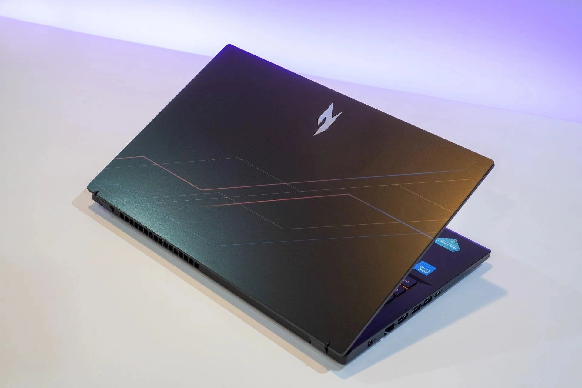 RTX 3050 vs 4050 vs 5050: Chọn laptop gaming Acer nào?