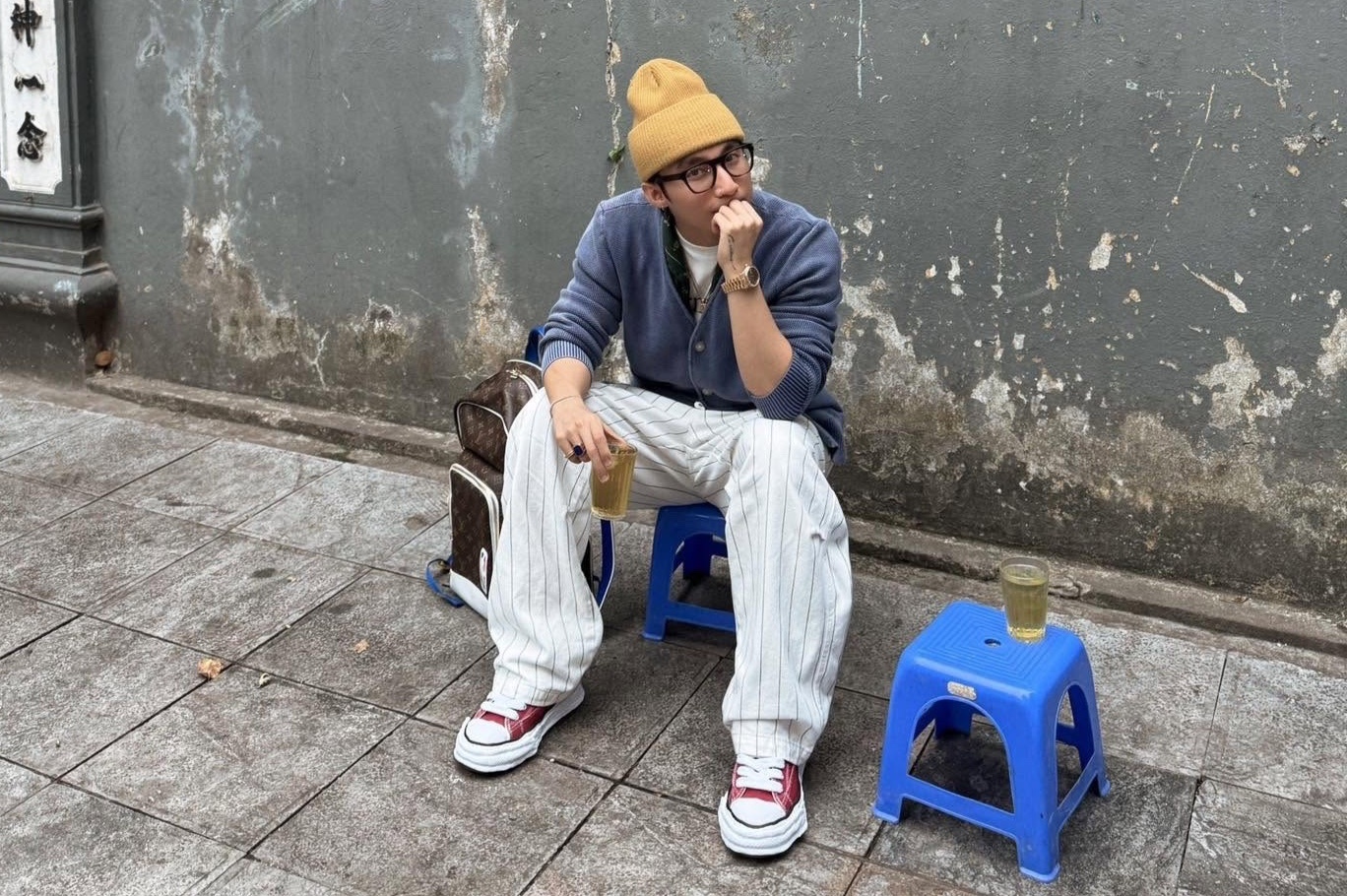 Chuỗi hẹn hò hâm mộ của Sơn Tùng: từ lỡ hẹn tới cà phê trứng Hàng Đậu