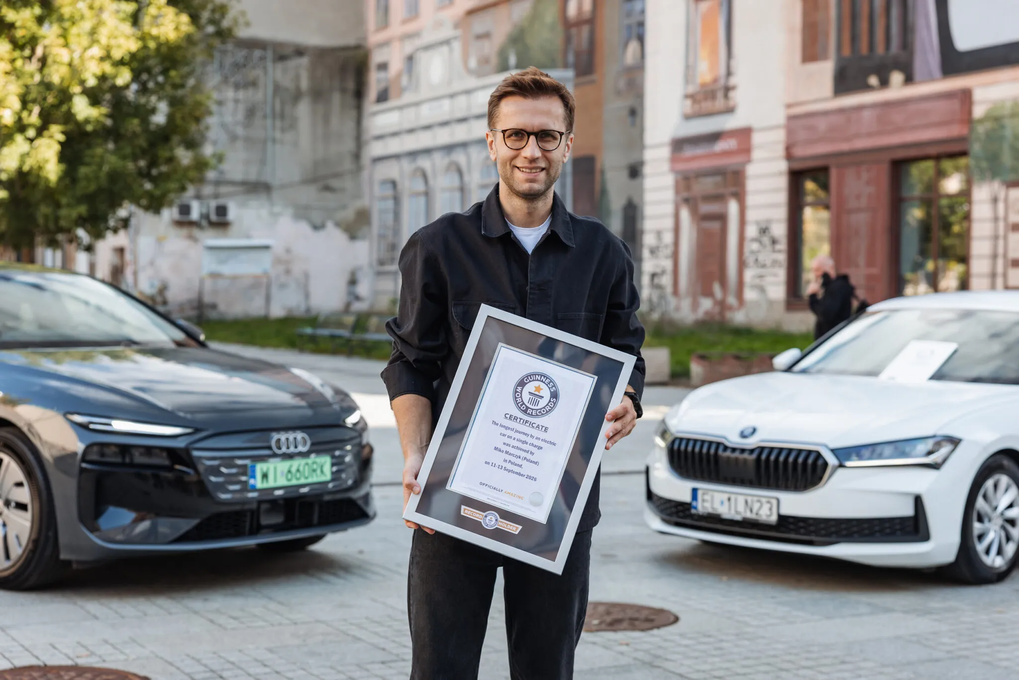 Range Rover Sport Electric vs Audi A6 e-tron: Siapa Raja Jarak Dan Prestasi?