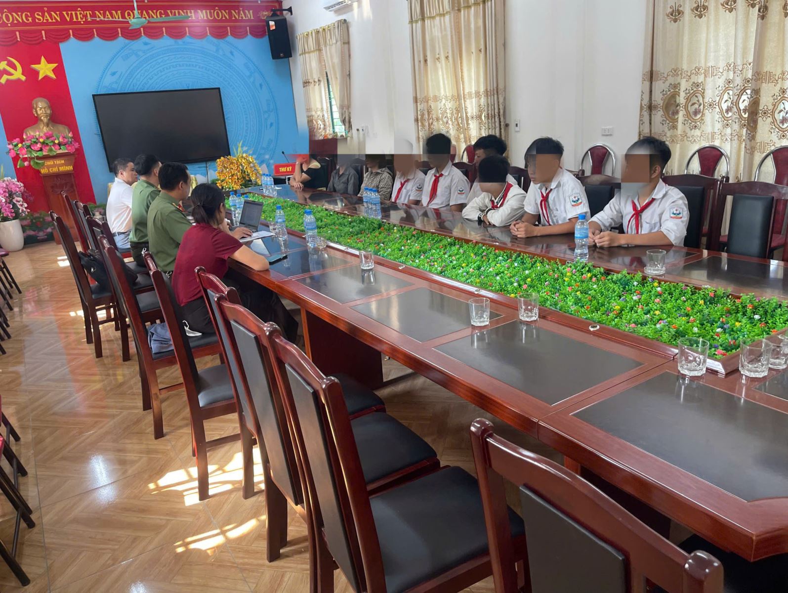 Học sinh lớp 8 trở thành người dạy an toàn mạng xã hội