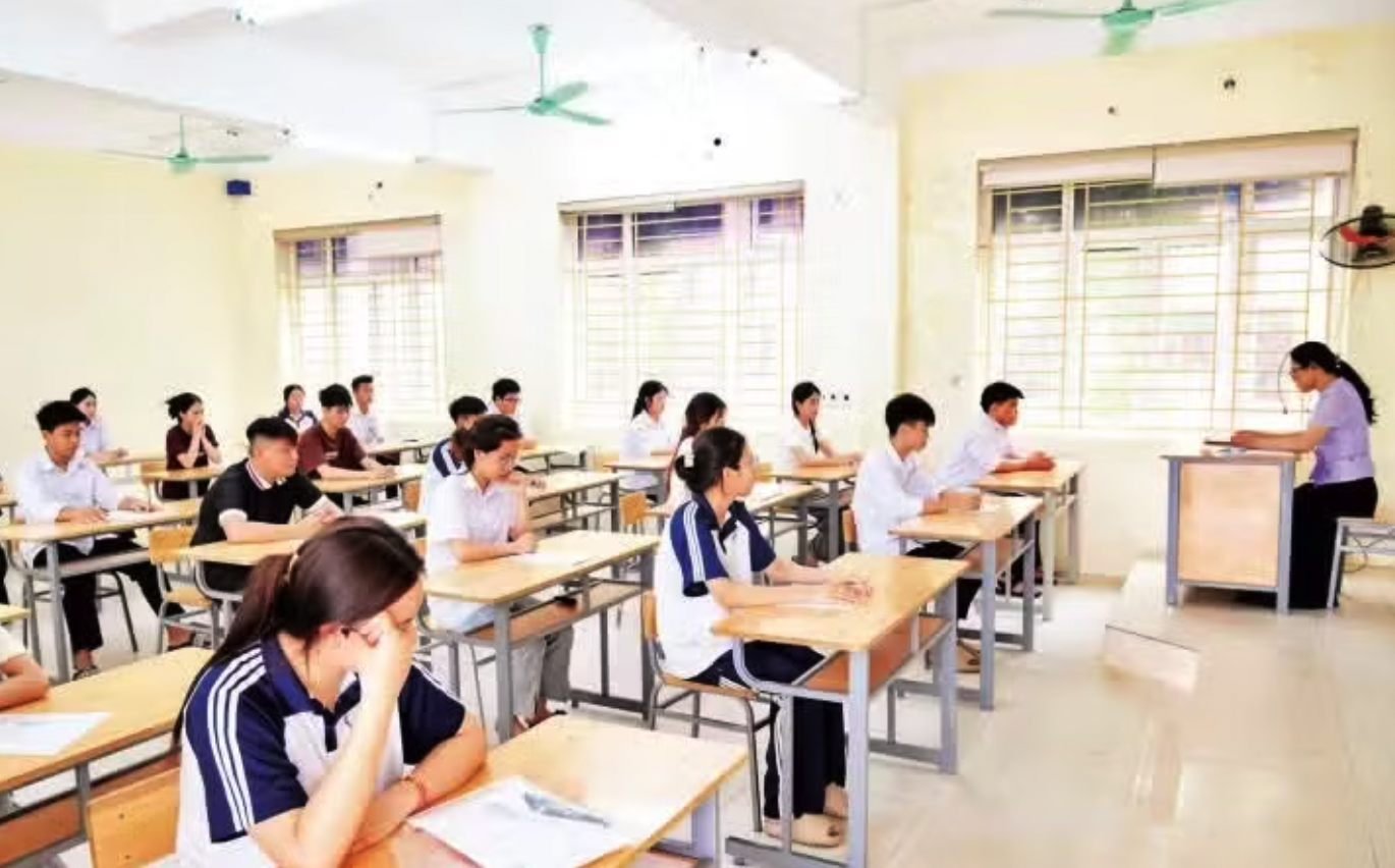 Bộ Giáo dục phát lệnh chấm dứt nâng điểm học bạ: Cú rẽ bắt buộc sang dạy thật, học thật