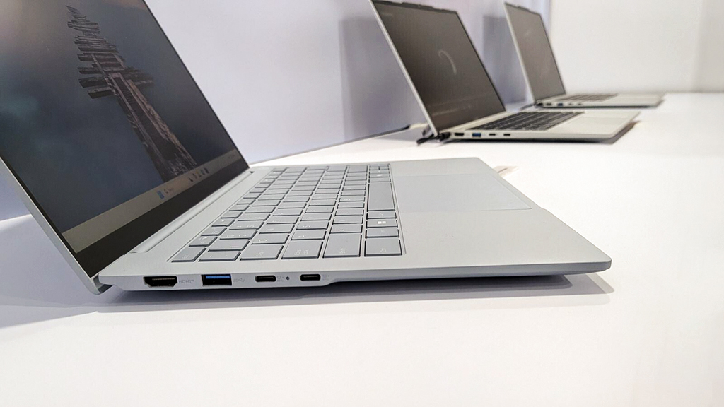 Huawei Qingyun L420z vs Colorful Air 14 Ultra: laptop siêu nhẹ OLED nào đáng chọn?