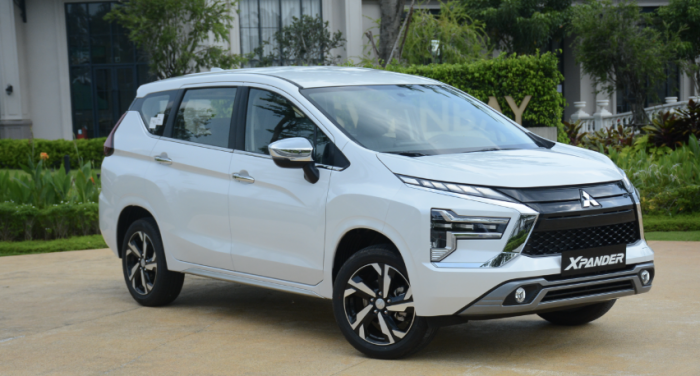 MPV gia đình giảm giá sâu tháng 9: có nên xuống tiền?