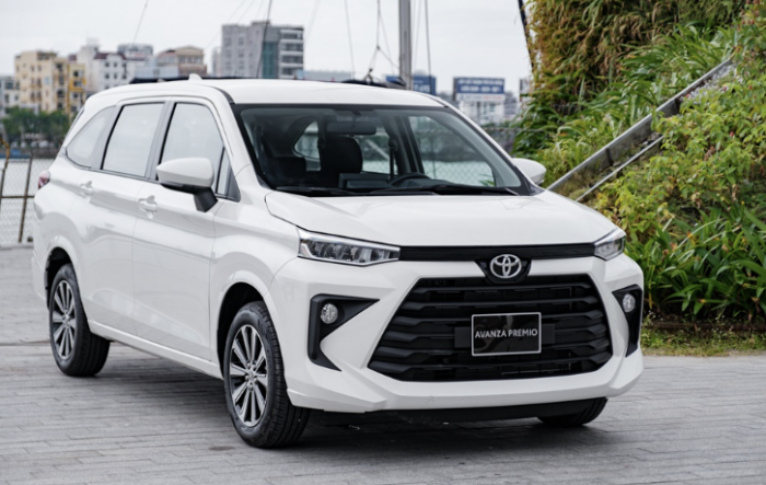 MPV gia đình giảm giá sâu tháng 9: có nên xuống tiền?