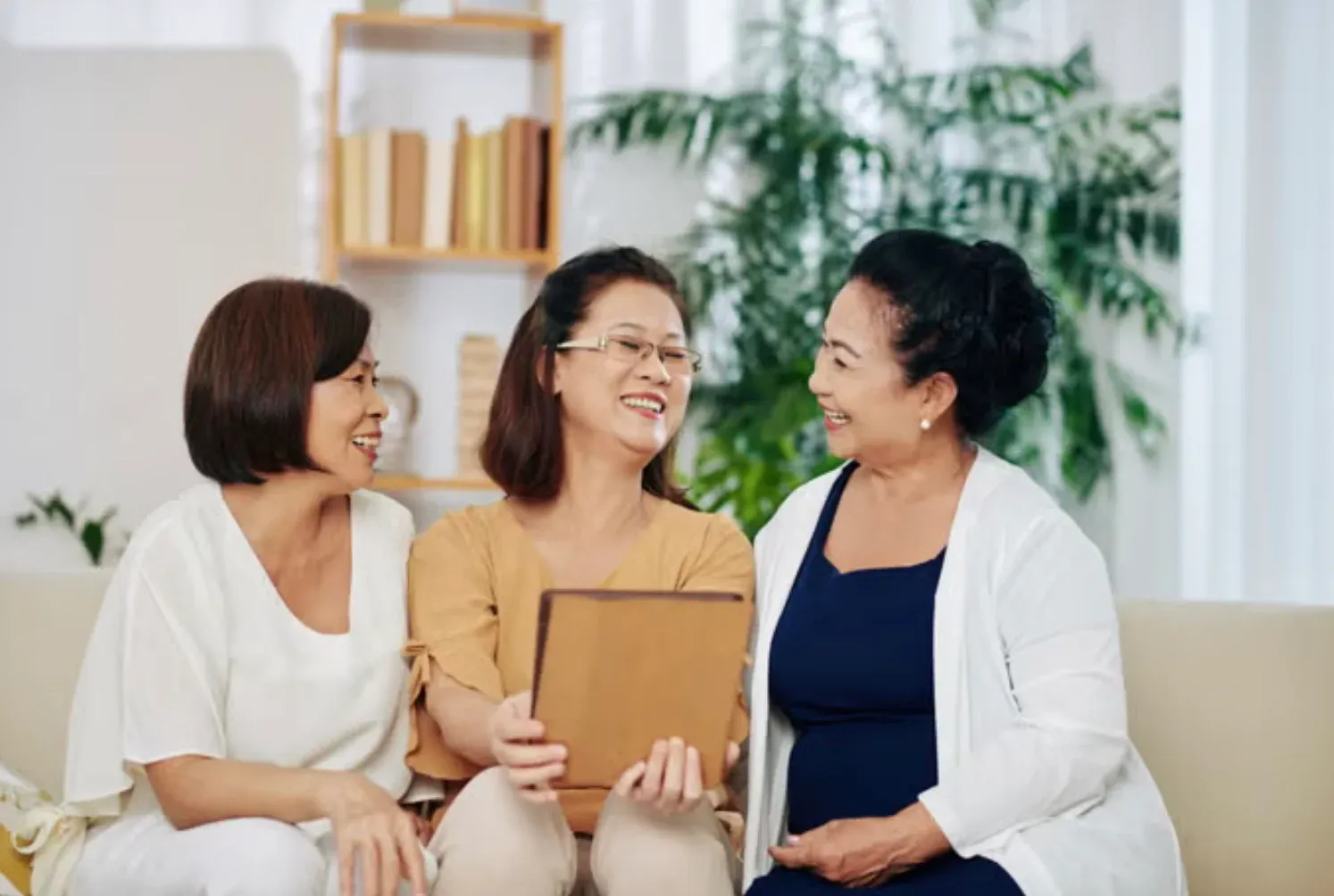 Sau tuổi 40: sức khỏe phụ nữ không chỉ là chuyện mãn kinh