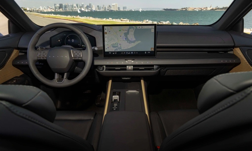 Lexus ES thế hệ mới ra mắt: sedan hạng sang Việt Nam bước sang kỷ nguyên điện hóa