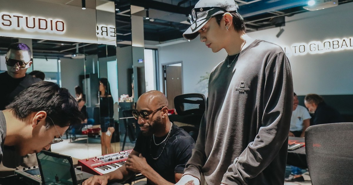 Soobin bắt tay producer 2 lần đoạt Grammy: cú nhảy dài của âm nhạc Việt