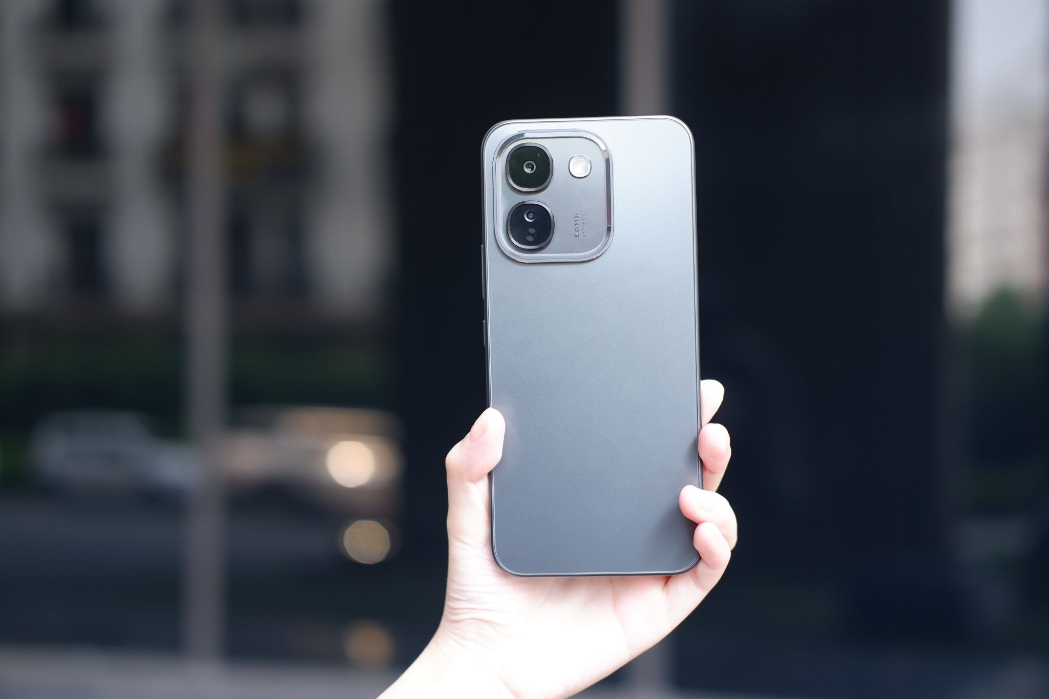 vivo V80 Lite 5G: chọn hay bỏ nếu bạn online liên tục?